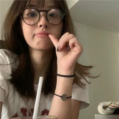 资本家小姐重生掏空家产去寻夫